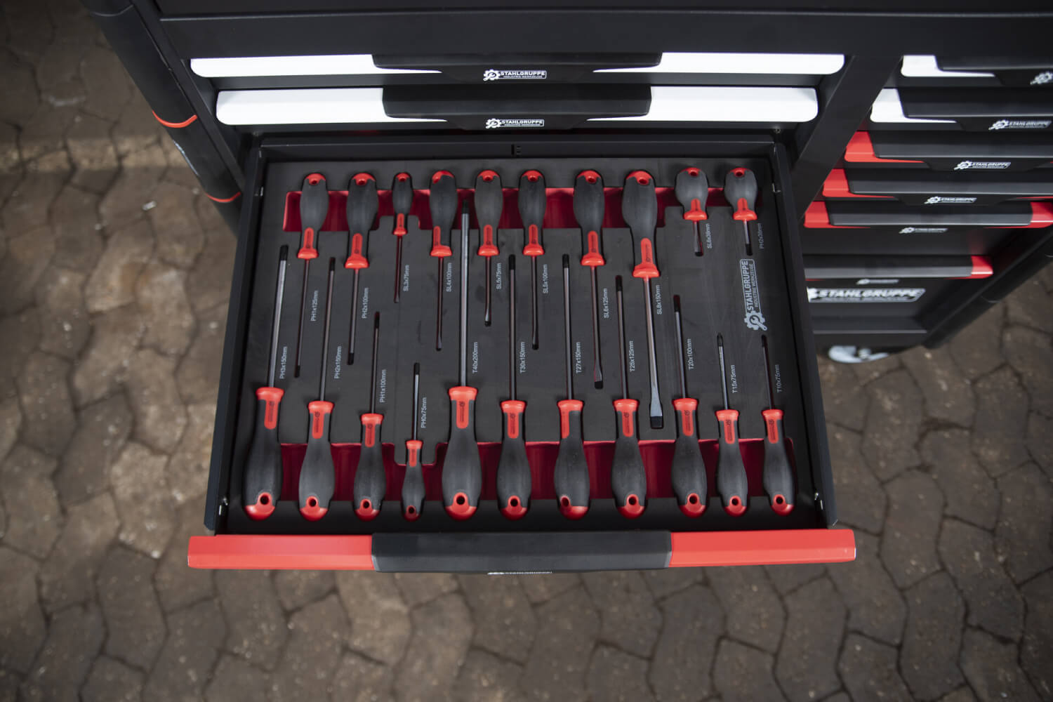 Gereedschapswagen - Stahlgruppe SG24