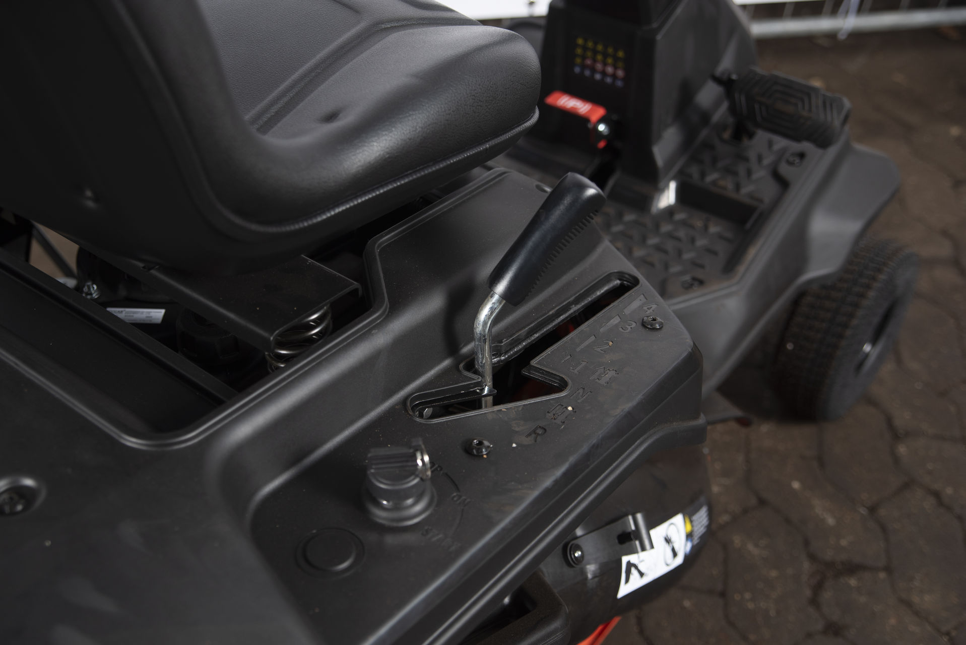 Zitmaaier - Daewoo DAXRM224