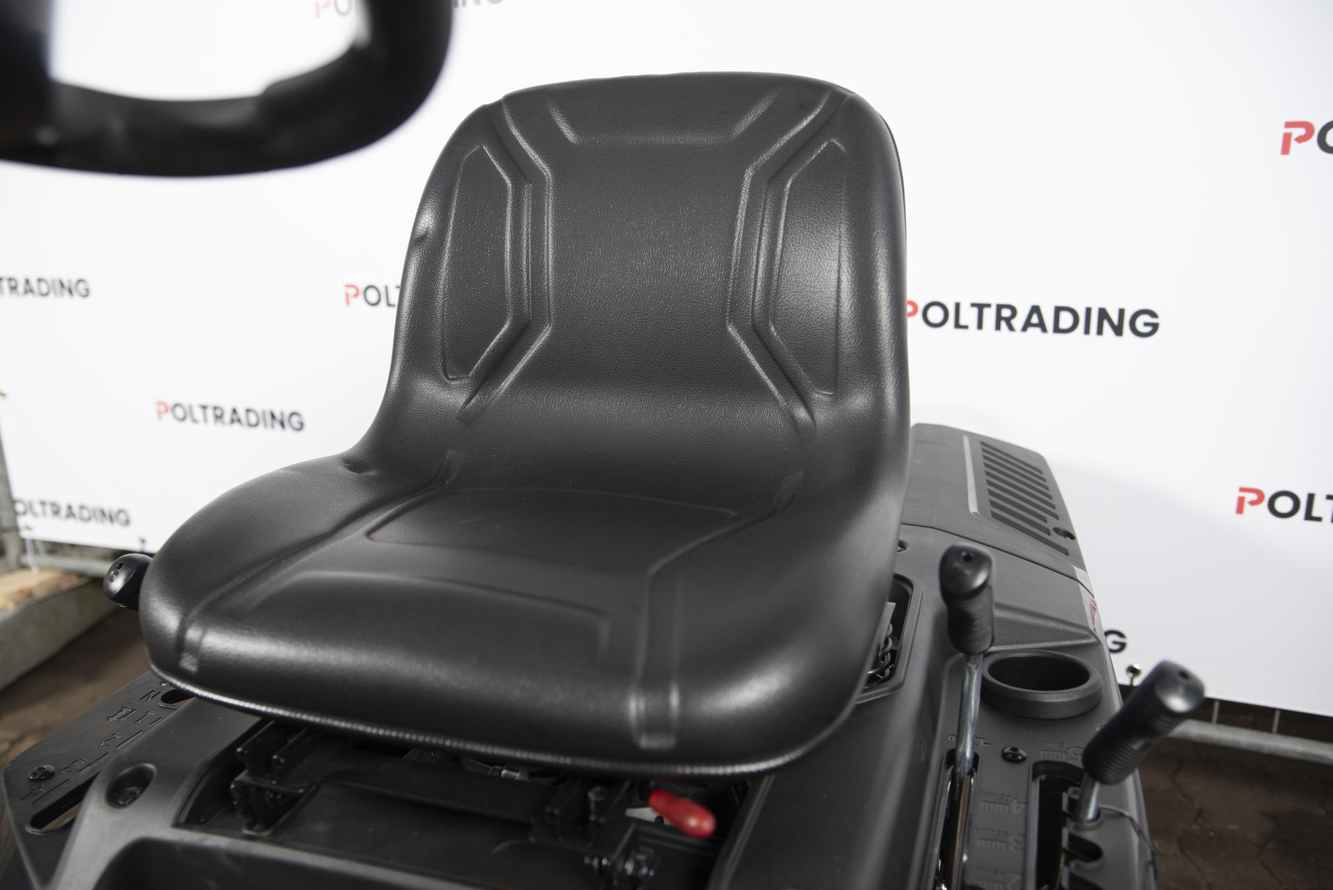 Zitmaaier - Daewoo DAXRM224