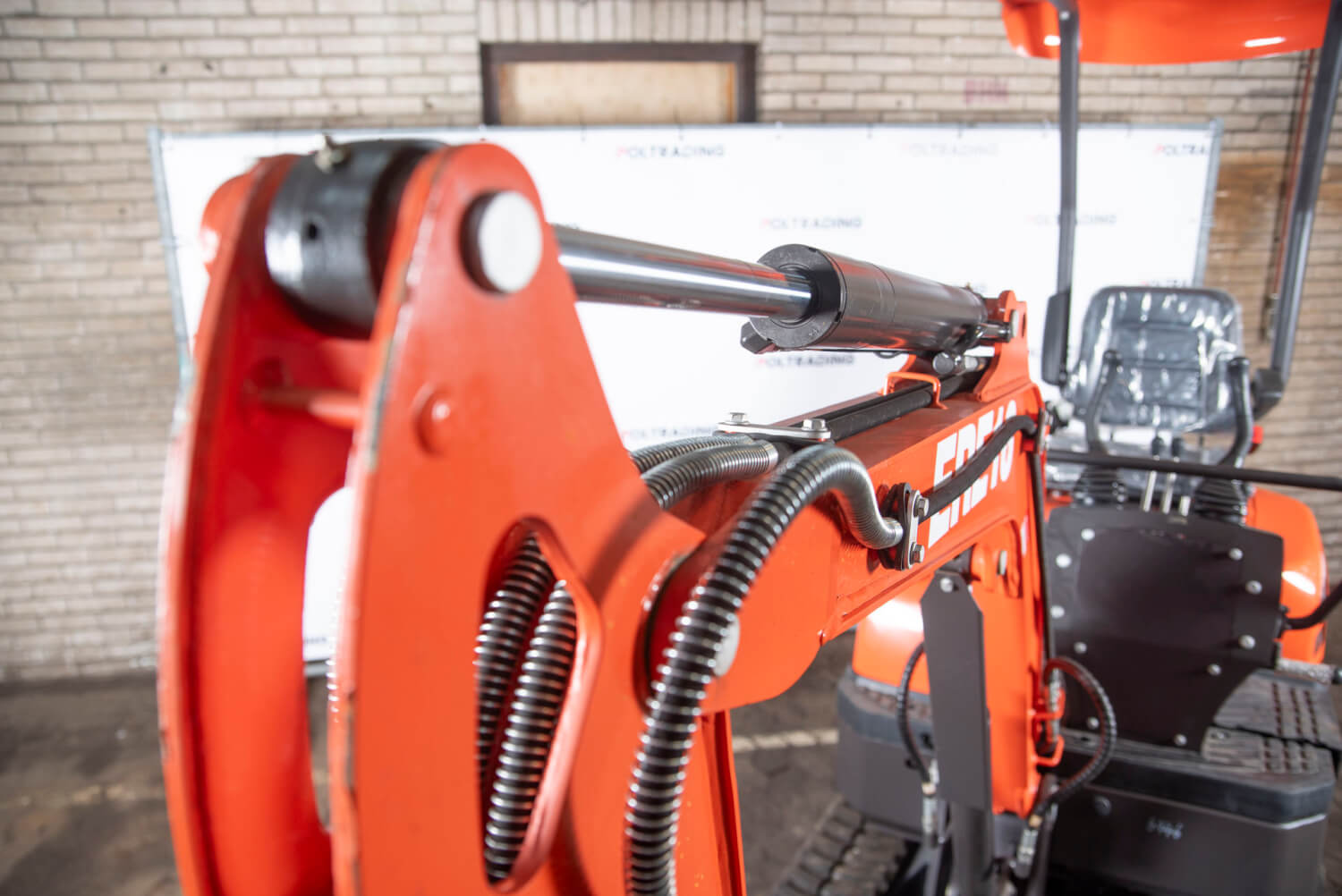 Rupsgraafmachine - Everun ERE16